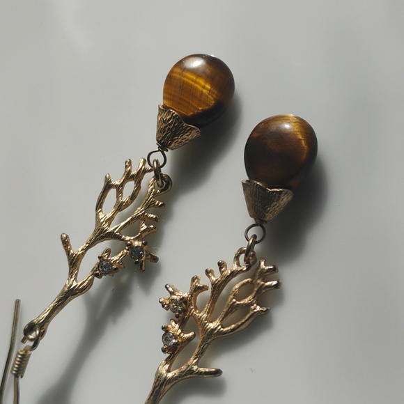 Tiger Eye Teardrop Style with branch and rhinestones - Picture 6 of 6